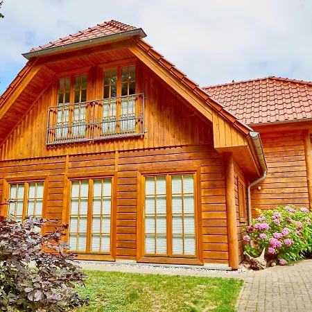 Holiday home Strandschloesschen - Haushaelfte 1