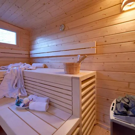 Strandschloesschen - Haushaelfte 1 Holiday home Sellin (Rugen)