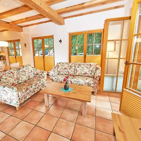 Strandschloesschen - Haushaelfte 1