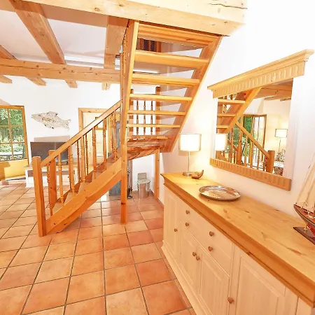 Strandschloesschen - Haushaelfte 1 Holiday home