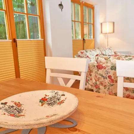 Vakantiehuis Strandschloesschen - Haushaelfte 1 *