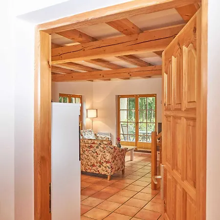 Strandschloesschen - Haushaelfte 1 Holiday home *