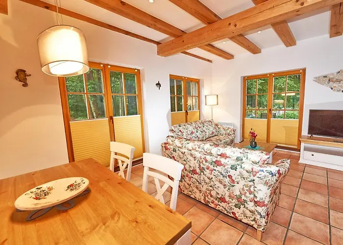 Holiday home Strandschloesschen - Haushaelfte 1 *