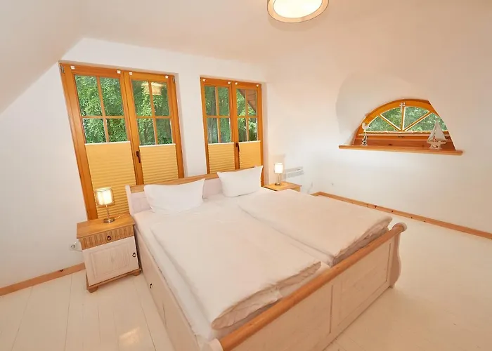 Holiday home Strandschloesschen - Haushaelfte 1 *