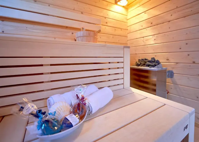 Strandschloesschen - Haushaelfte 1 * Sellin (Rugen)