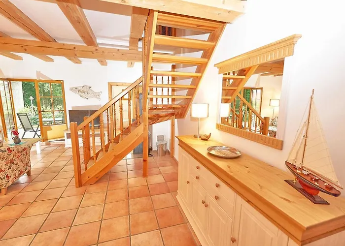 Strandschloesschen - Haushaelfte 1 Holiday home