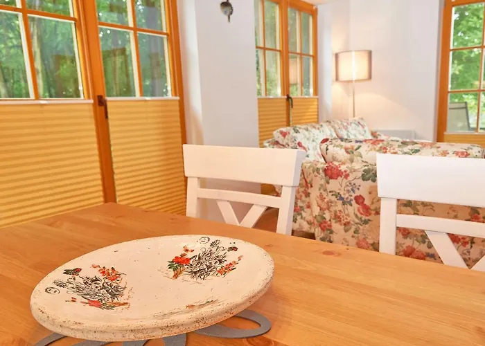 Hébergement de vacances Strandschloesschen - Haushaelfte 1 *