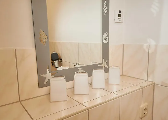 Strandschloesschen - Haushaelfte 1 Hébergement de vacances Sellin (Rugen)